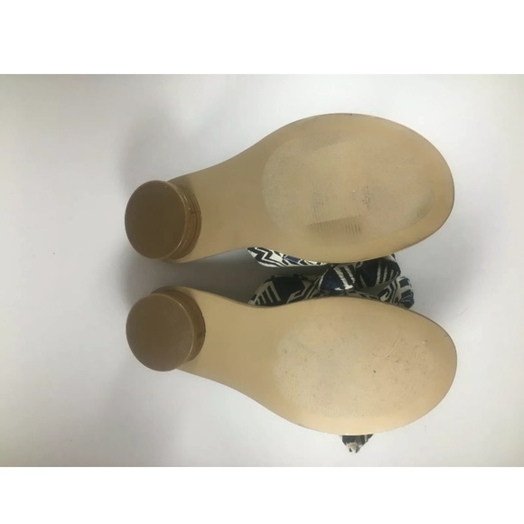 DESIGN LAB Lord & Taylor ~Aztec Studded Sandals - Picture 6 of 6